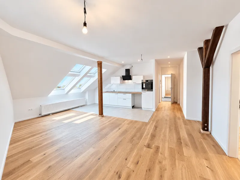 Erstbezug in Traumwohnung:  Ausgebauter Dachstuhl - Superschicke 3-Raumwohnung !!!! — photo 1